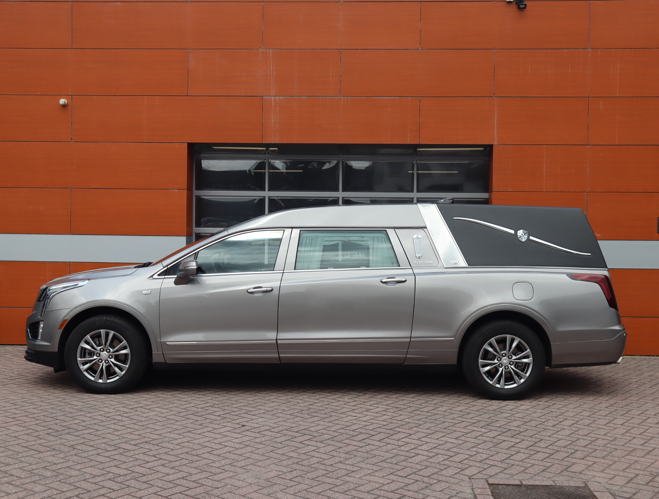 Cadillac XT5 Phoenix Platinum Coach 2023