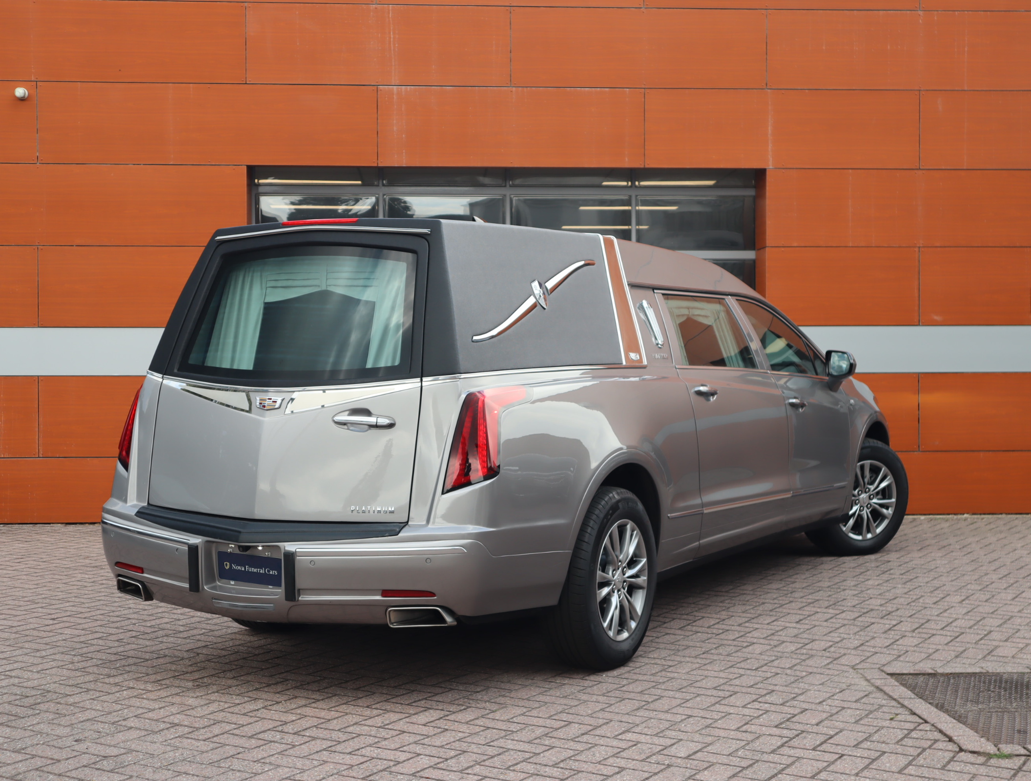 Cadillac XT5 Phoenix Platinum Coach 2023