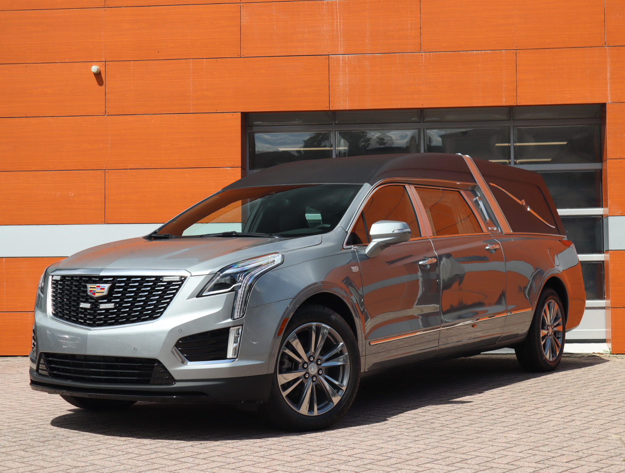 Cadillac XT5 Mastercoach by Platinum Coach
