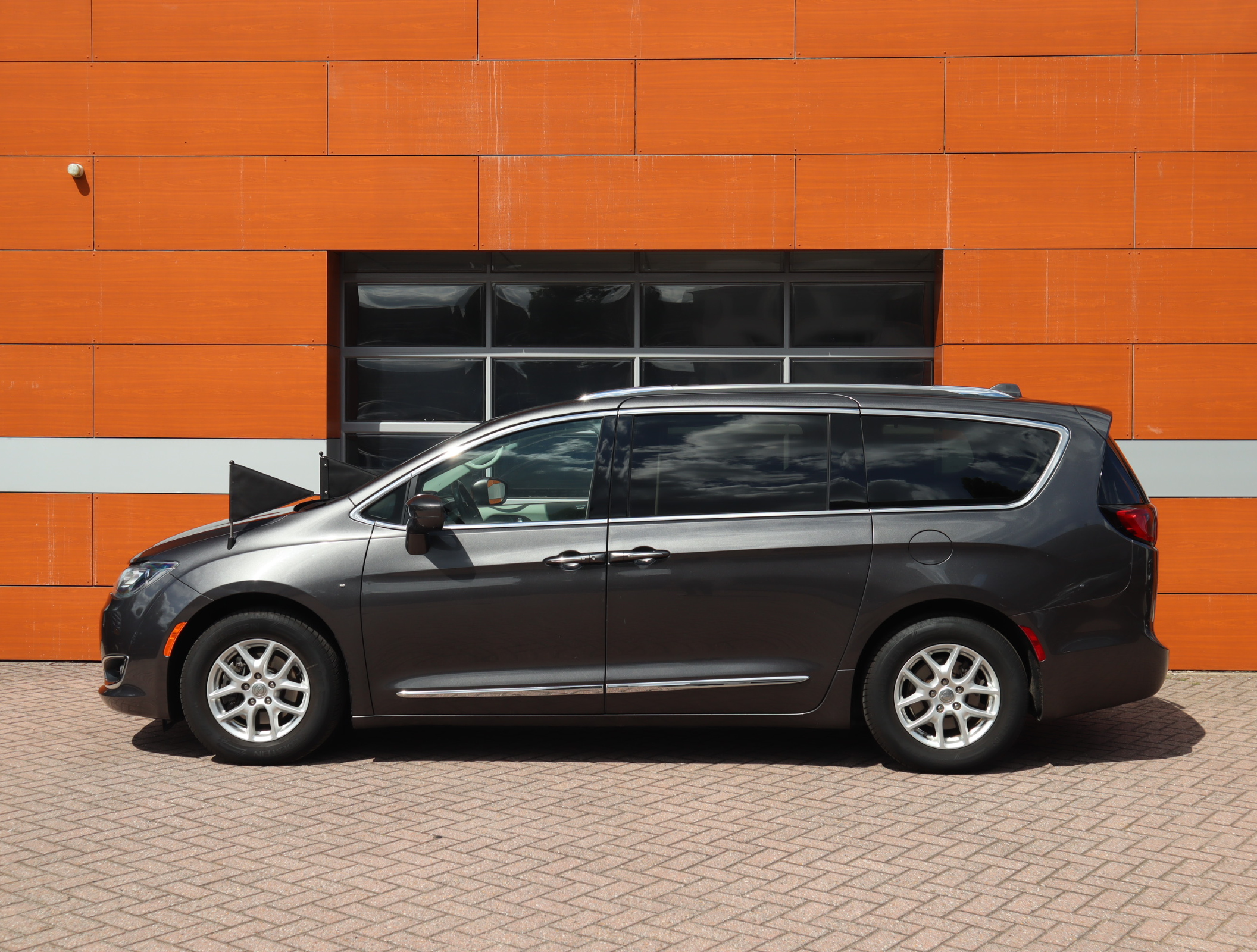 Chrysler Pacifica Multi-Hearse