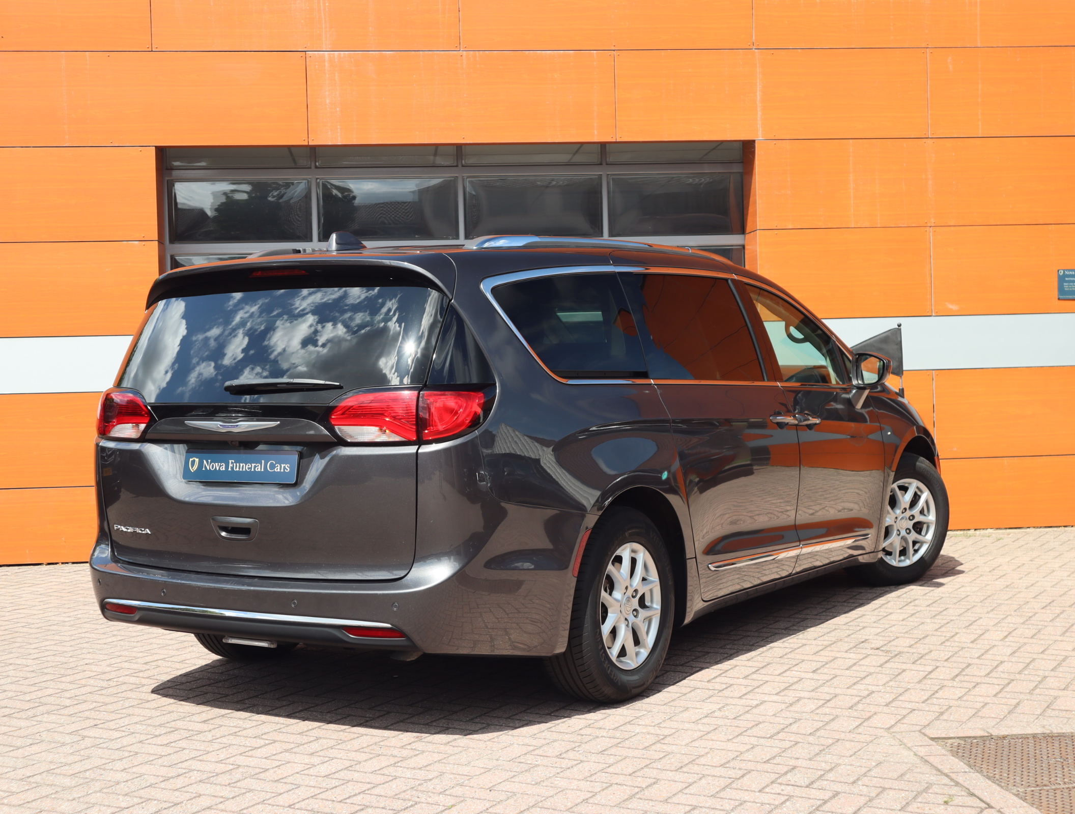 Chrysler Pacifica Multi-Hearse